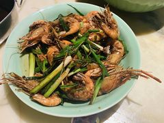 弄堂里的油爆明虾-弄堂里(西溪龙湖天街店)