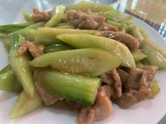 丝瓜炒肉-何适山庄 ·可团建(水长城P2停车场店)