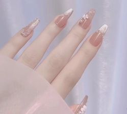 -爱美睫美甲会馆