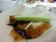 片皮鸭夹荷叶饼-四季小馆·地道北京小吃(广百店)