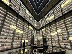 -上海虹桥中心爱琴海亚朵S酒店