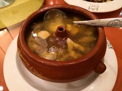 -香巴拉云南餐厅(华莱坞店)