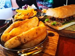 德式猪肘配夏巴塔-魏斯理汉堡(西安沣东吾悦店)