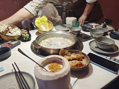 -喃喃椰·糟粕醋·椰子鸡火锅(七堡花园店)