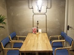 -HIGH FIVE哈福手工汉堡(桂林路店)