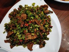 怪味牛柳-恩宏德餐馆(平山道店)