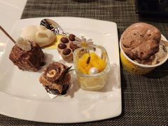 -中茵皇冠假日酒店·棕榈岛湖畔餐厅