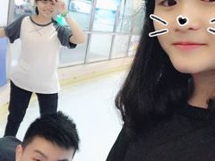 -正佳冰河湾真冰滑冰场