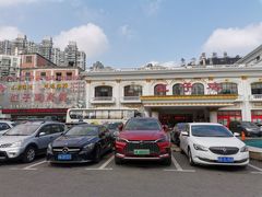 -月星家居广场-路面停车场