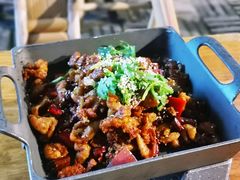 传统干锅肥肠鸡-见山书院