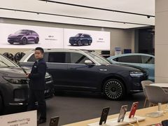 -华为智能生活馆(上海金桥国际商业广场)