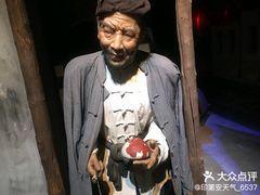 -金石蜡像馆