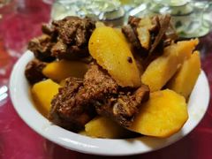 排骨炖土豆-北京龙庆四季香农家饭庄·灶台鱼·碳烤虹鳟鱼(龙庆峡店)