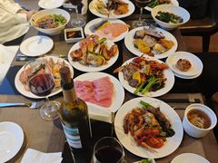 -大中华希尔顿酒店-念自助餐·嗨啤·小龙虾
