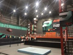 -极限PLAY运动娱乐新世界·团建派对潮玩休闲馆·室内蹦极高空游乐园