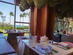 靠窗位-水桶王国主题餐厅·聚会·生日派对·亲子活动·家庭套餐(亚龙湾希尔顿店)