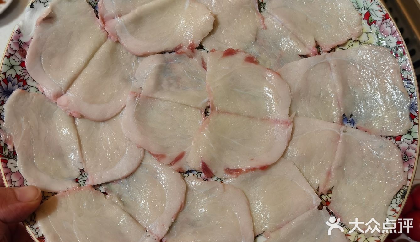 今天火锅吃撑了，超满足