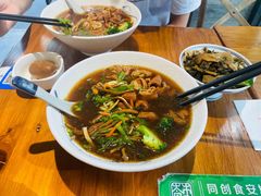 老卤肥肠面-囿面传统制面馆(中央路店)