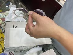 -三叶眼镜城批发市场(上海火车站店)