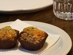 蜜糖坚果千层酥-ELI FALAFEL Lebanese&Mediterranean黎巴嫩美食(富城路店)