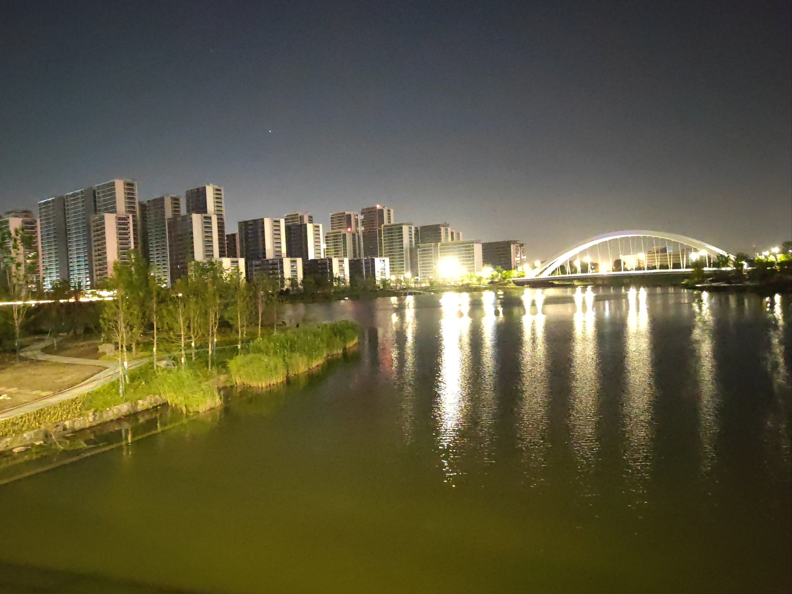 一天比一天要漂亮了,晚上散步心情完美##0元玩转这座城 #带你看夜景