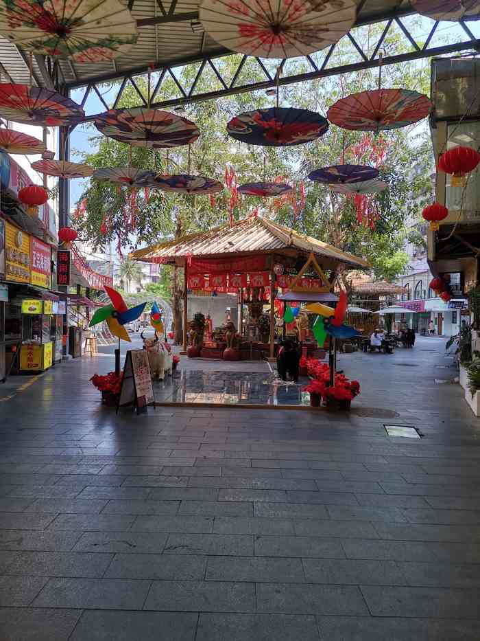 泰龙城小吃街-"我是刚从那个泰龙城新小吃街进去,发现没什.