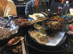 -何师烧烤·香辣蟹·川菜·30年老品牌(太古里旗舰店)