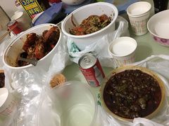 -凤凰路何眼镜香辣蟹(花果园店)