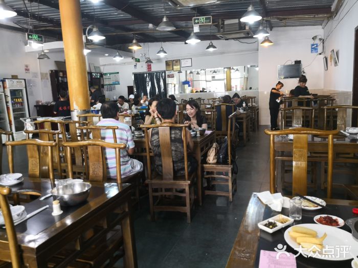 龙顺园麻辣香锅(机场店)大堂图片