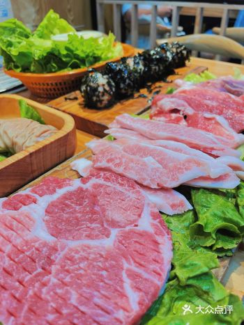 十年韩式烤肉品牌｜10道精致小菜无限续吃到撑