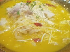 酸菜汆白肉-包子大王(新泽巷店)