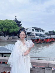 -一揽芳华汉服旗袍体验馆(拙政园店)