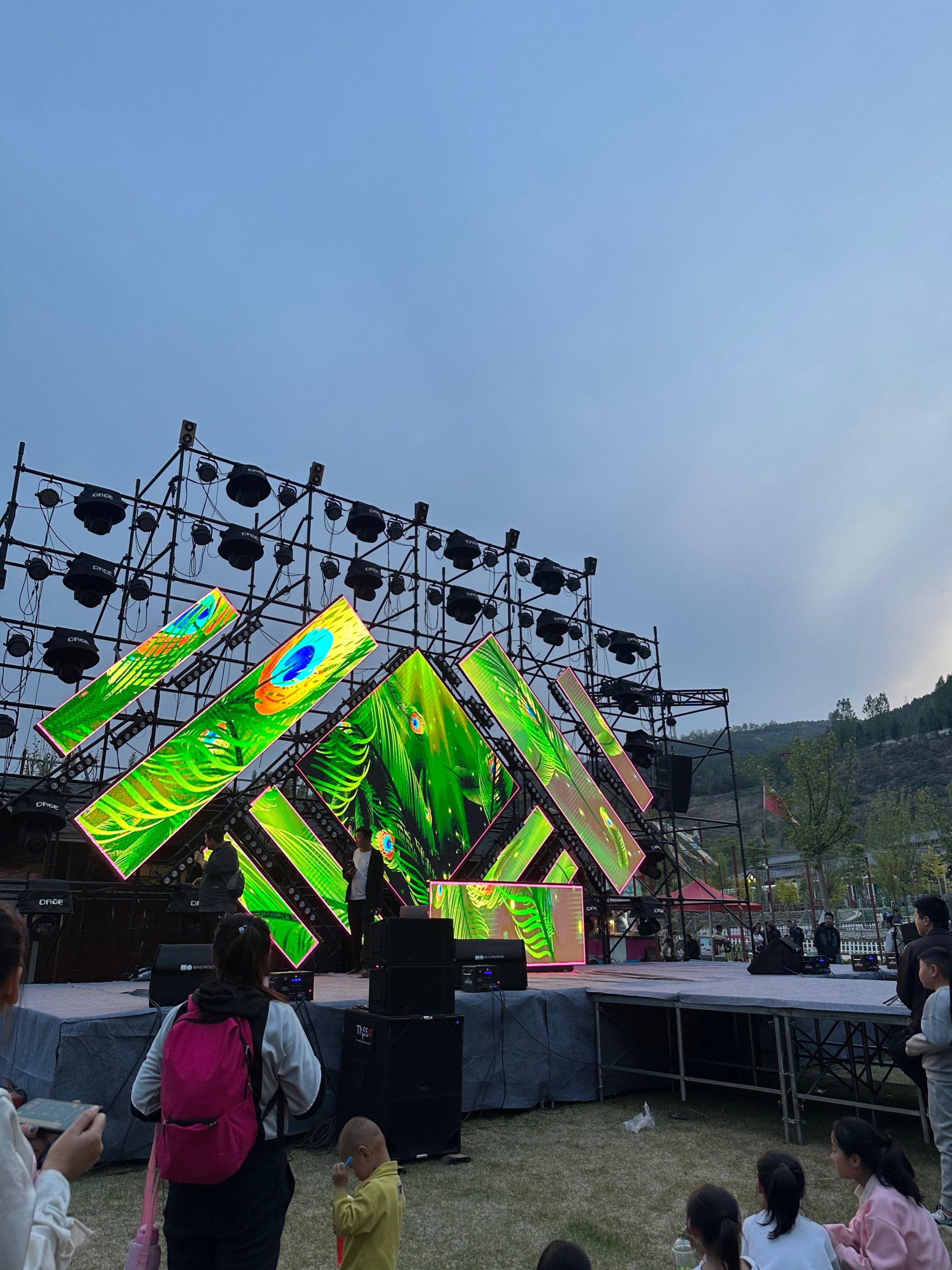 孔雀小镇