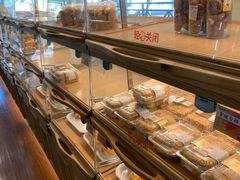 面包甜点陈列柜-新侨三宝乐面包店(崇文门店)