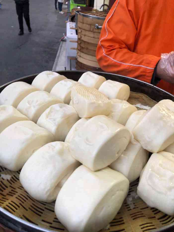 独秀馒头(梅川店)-"这包子店来了蛮长时间了,在梅川路菜市场边.