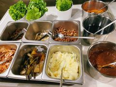 9种小菜-韩聚屋韩国烤肉餐厅(新北万达店)
