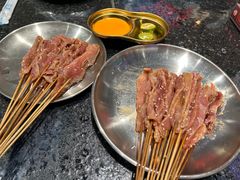 -何妹湿辣牛肉·粤式烧烤砂煲(桂雅路店)