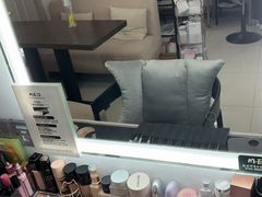 -ME觅妆·定制美妆·彩妆私教(菱角湖店)