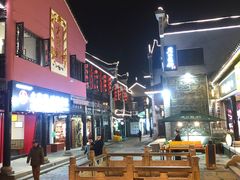 -巴陵广场