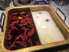 -尚尚仙·酸汤猪手·猪肚鸡火锅(华联万柳购物中心店)