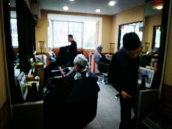 -镁连社·美联社