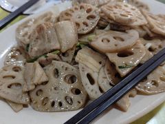 五花肉炒莲藕片-红炎炎农家菜老字号(金水台店)