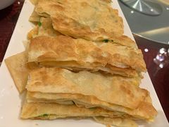 鸡蛋葱花飞饼-大铁勺新津菜(东丽阳光新业广场店)