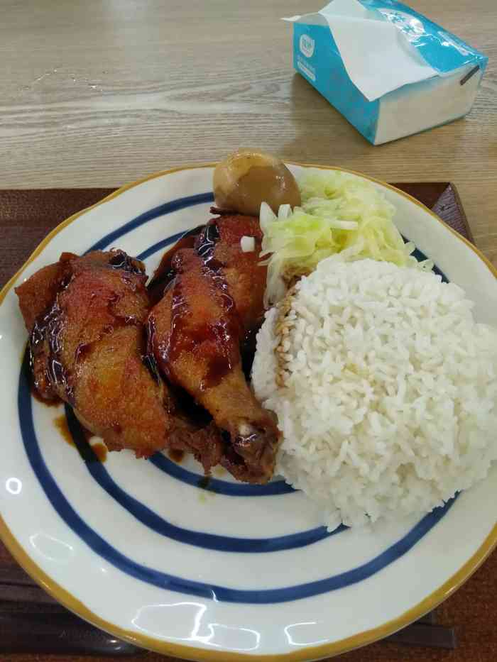 八面玲珑品面馆-"非常不错,位于云南南路延安东路口,地理非.