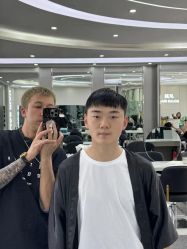 -MOVAN  HAIR莫凡匠人发型屋
