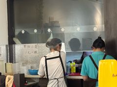 -丽虹云南过桥米线(兴工街店)