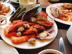 -大中华希尔顿酒店-念自助餐·嗨啤·小龙虾