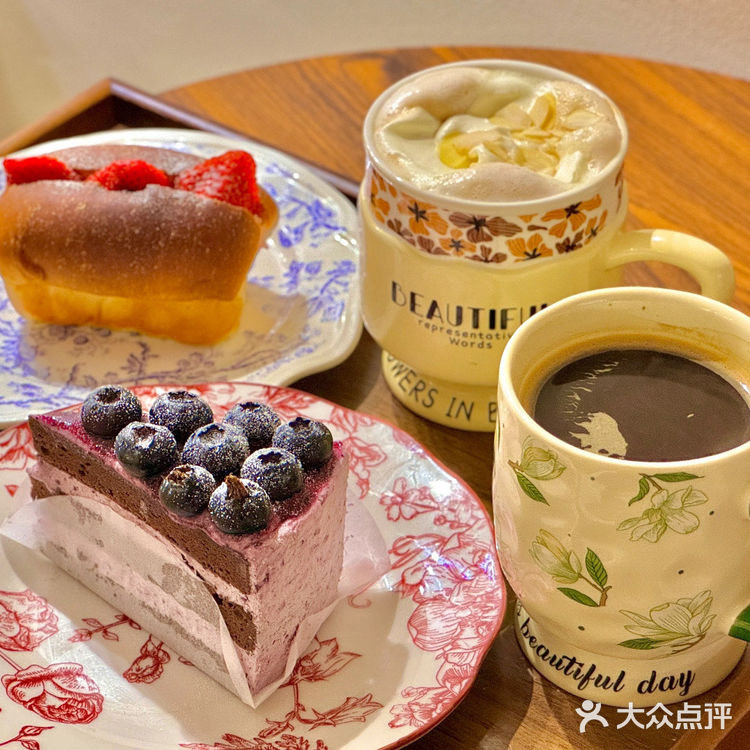 挖到宝！这家 树耳咖啡店 华夫饼也太会了吧✨