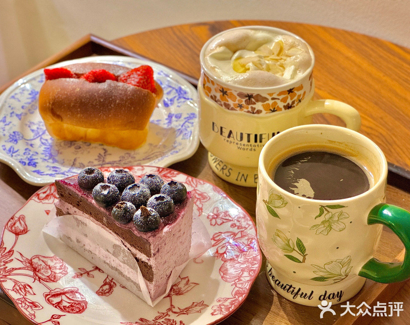 挖到宝！这家 树耳咖啡店 华夫饼也太会了吧✨