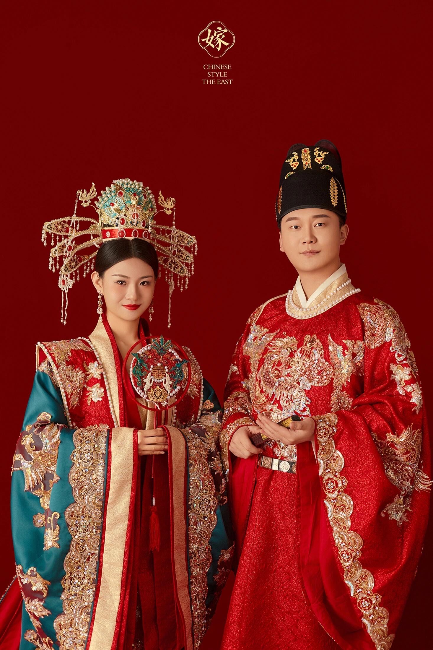 的国风婚纱照
红色端庄典雅有一种古装大女主的感觉500
仪式感/9